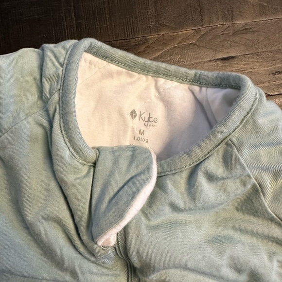 Kyte Baby Slumber Suit - Sage - Medium *like new - Picture 2 of 2